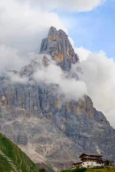 Credo di aver sempre visto il Cimone sbucare da qualche nuvola