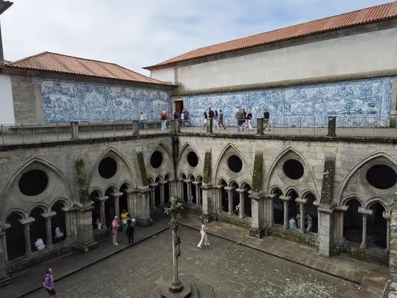 L'interno del chiostro