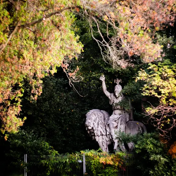Statua in un parco a Venezia